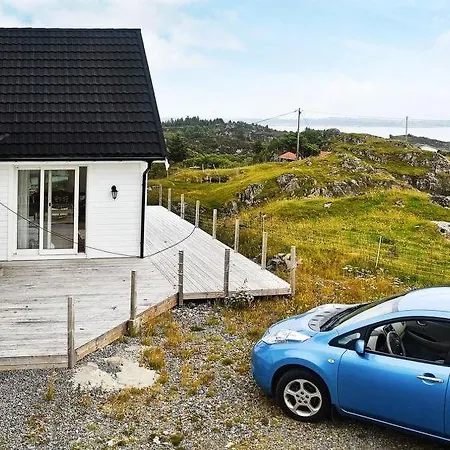 Sleeps 8 Wifi Holiday home *
