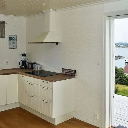 Holiday home Sleeps 8 Wifi
