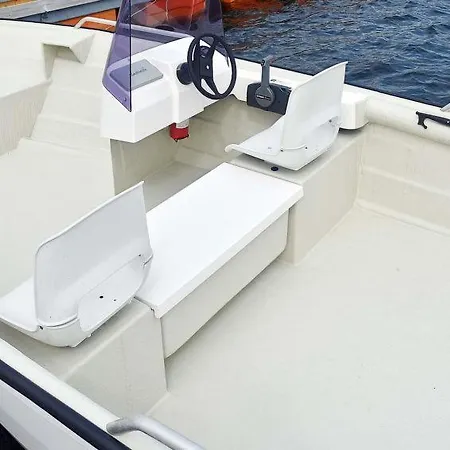 Sleeps 8 Wifi