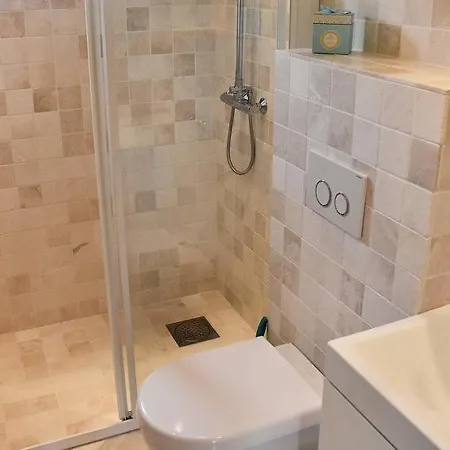 Sleeps 8 Wifi Ferienhaus